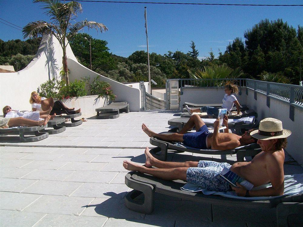Saint Esteve Appart Hotel La Ciotat Bagian luar foto