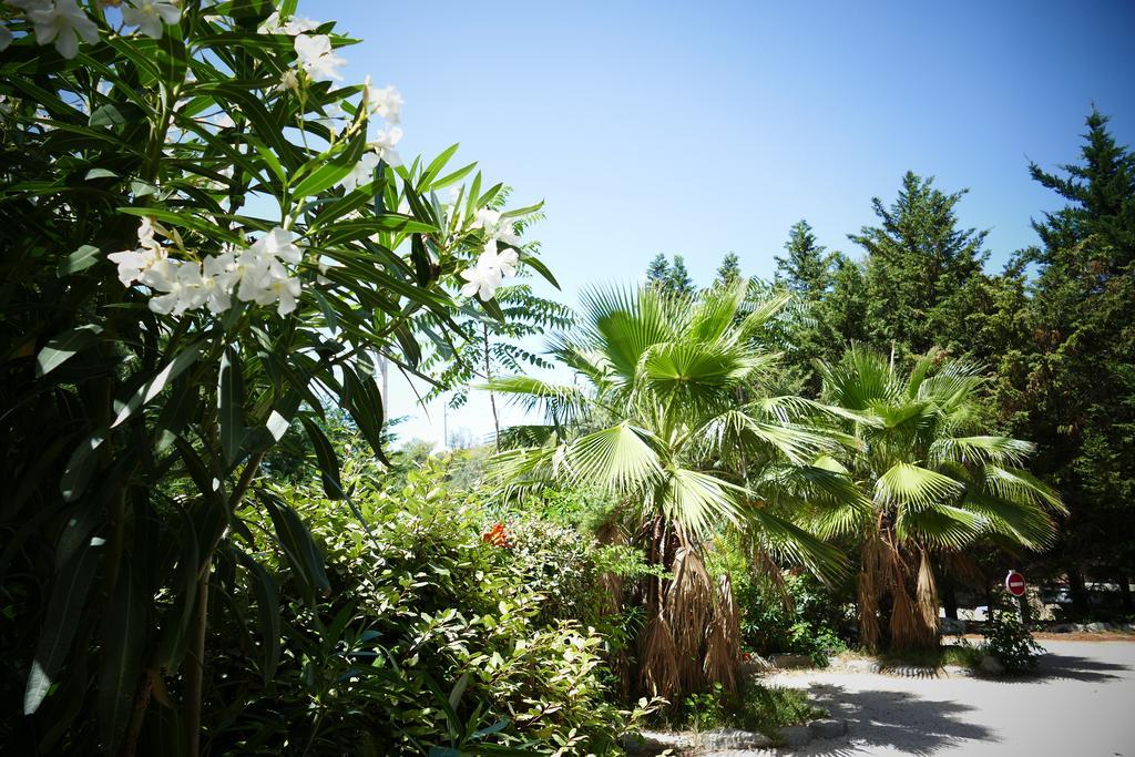Saint Esteve Appart Hotel La Ciotat Bagian luar foto