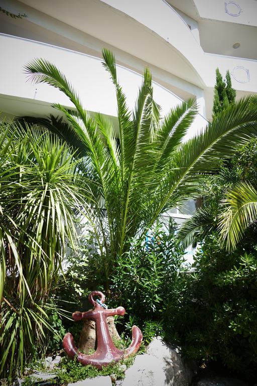 Saint Esteve Appart Hotel La Ciotat Bagian luar foto